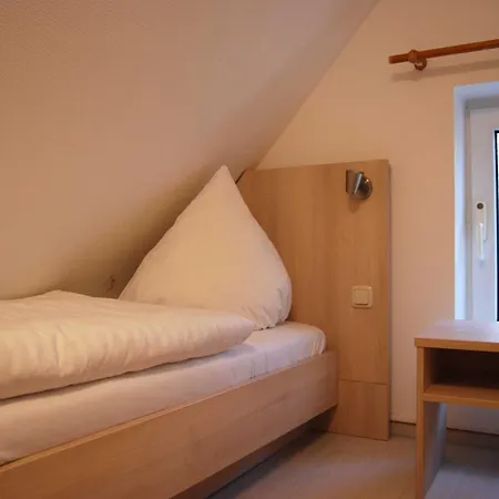 Doppelhaushaelfte In Auf Hiddensee *